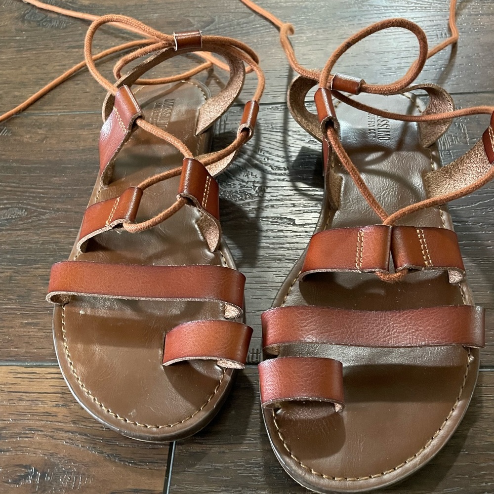 Mossimo Tie-Up Sandals Size 8